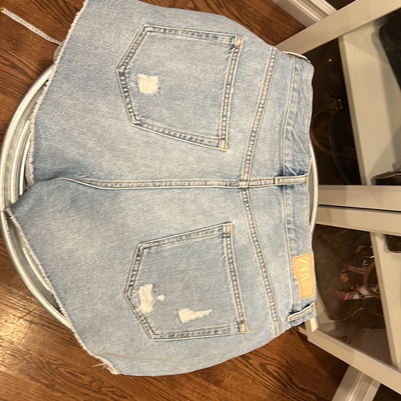 Zara denim cutoff shorts - Picture 6 of 8